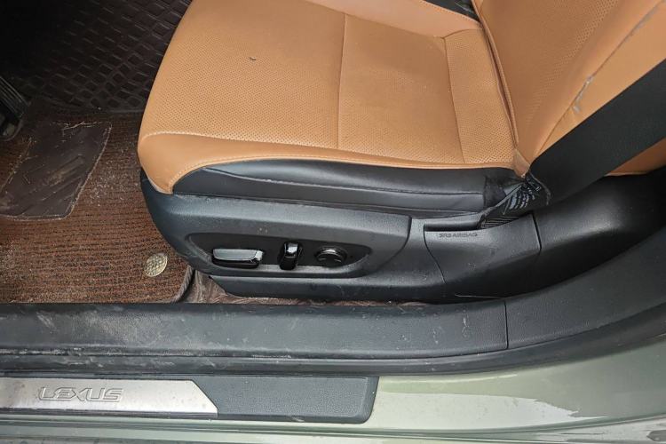Used Lexus ES 2021 200 Excellence Edition Interior 6