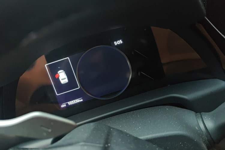 Used Lexus ES 2021 200 Excellence Edition Odometer Close Up
