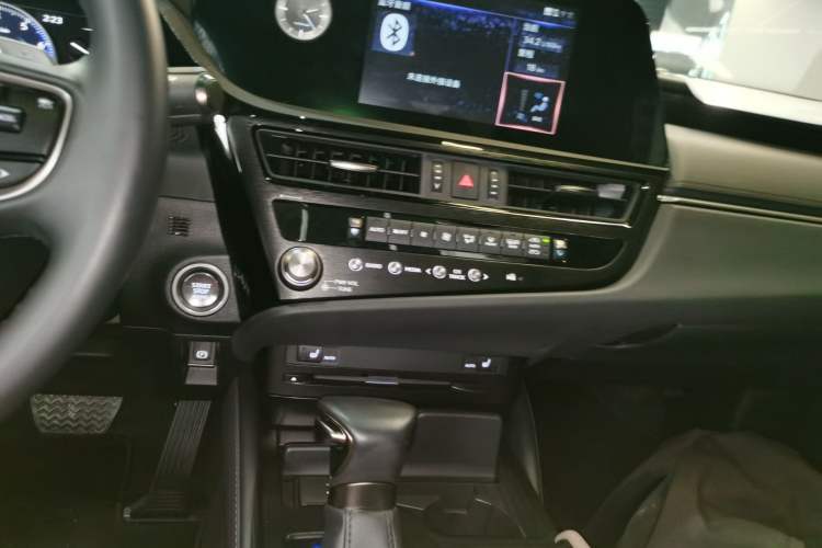 Used Lexus ES 2021 200 Excellence Edition Audio And AC Panel