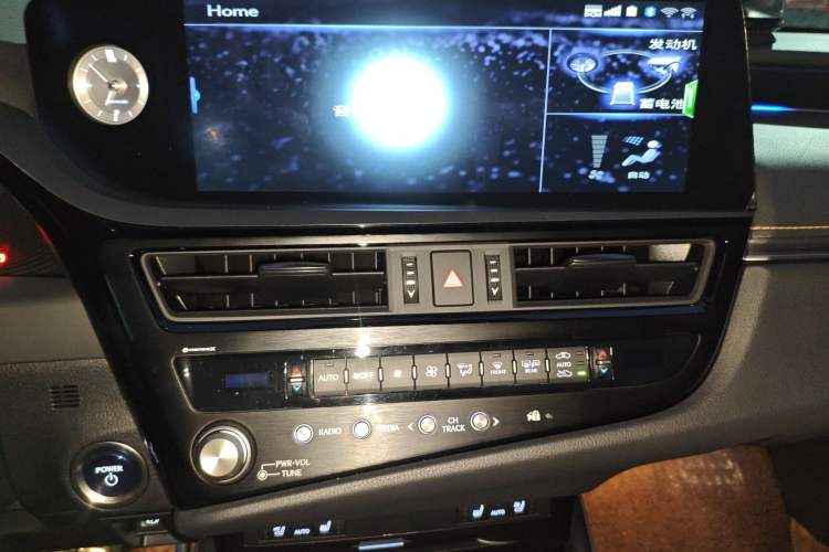 Used Lexus ES 2021 300h Deluxe Edition Audio And AC Panel