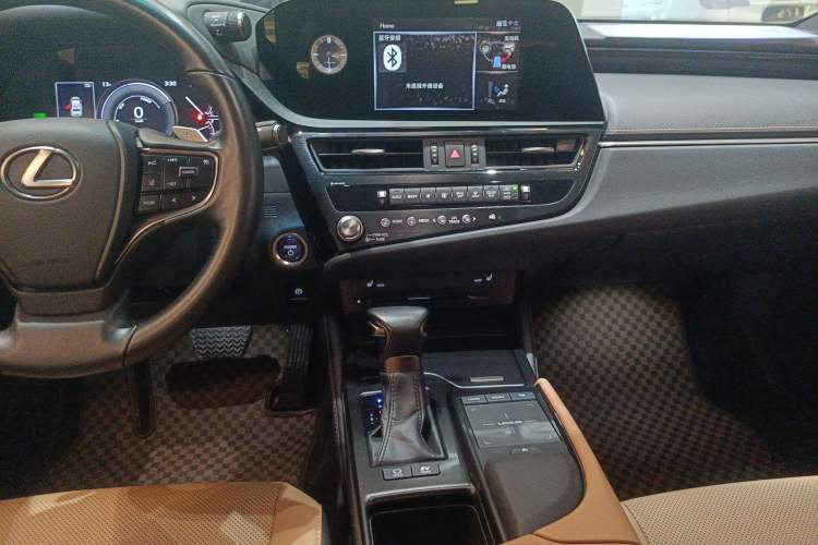 Used Lexus ES 2021 300h Excellence Edition Audio And AC Panel