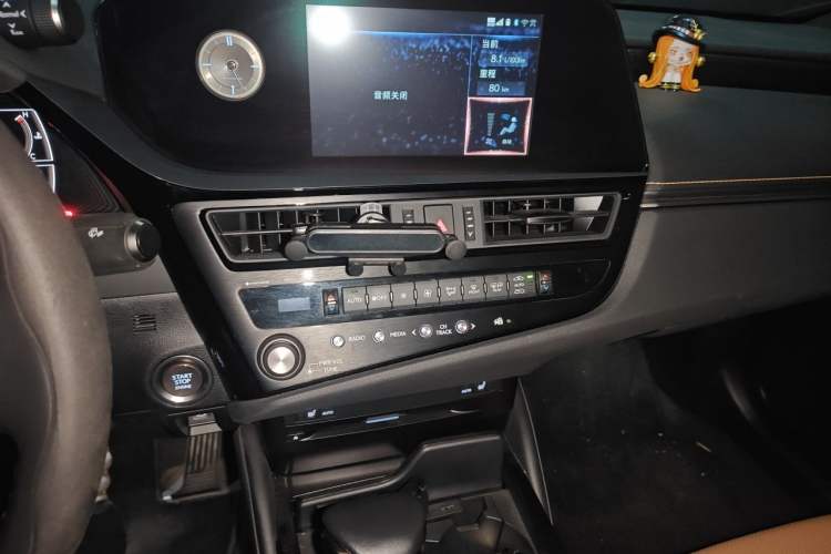 Used Lexus ES 2021 200 Excellence Edition Audio And AC Panel