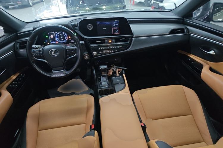 Used Lexus ES 2021 200 Excellence Edition Center Console