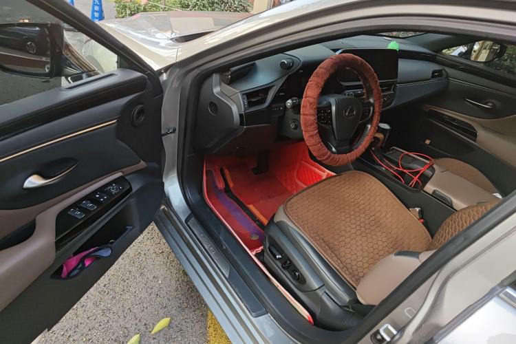 Used Lexus ES 2021 260 Excellence Edition Driver Seat