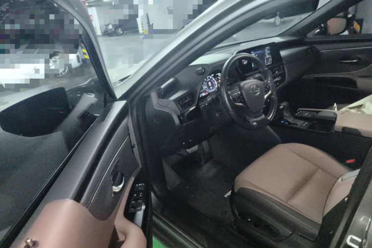 Used Lexus ES 2021 200 Luxury Edition Driver Seat