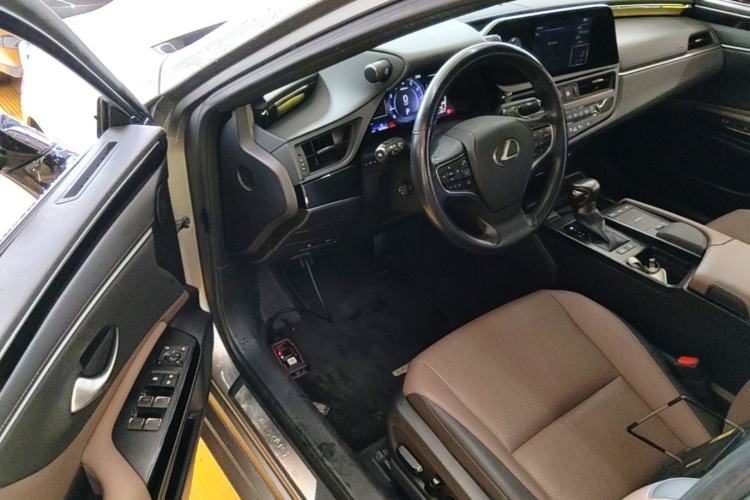 Used Lexus ES 2021 200 Excellence Edition Driver Seat