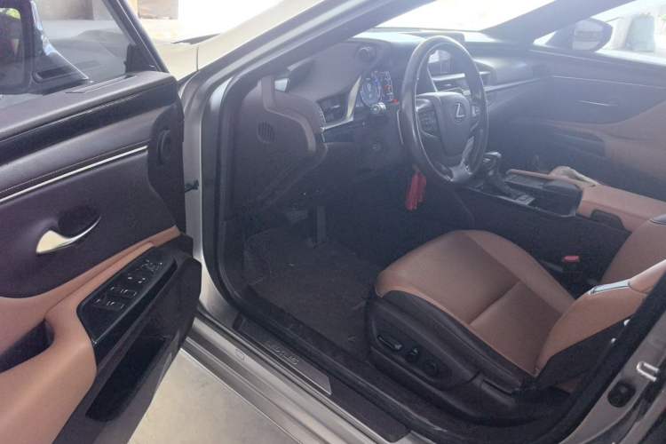 Used Lexus ES 2021 200 Excellence Edition Driver Seat