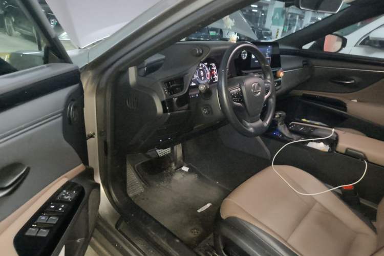 Used Lexus ES 2021 260 Excellence Edition Driver Seat