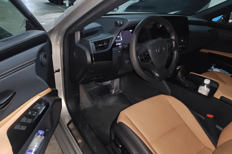 Used Lexus ES 2021 200 Excellence Edition Driver Seat