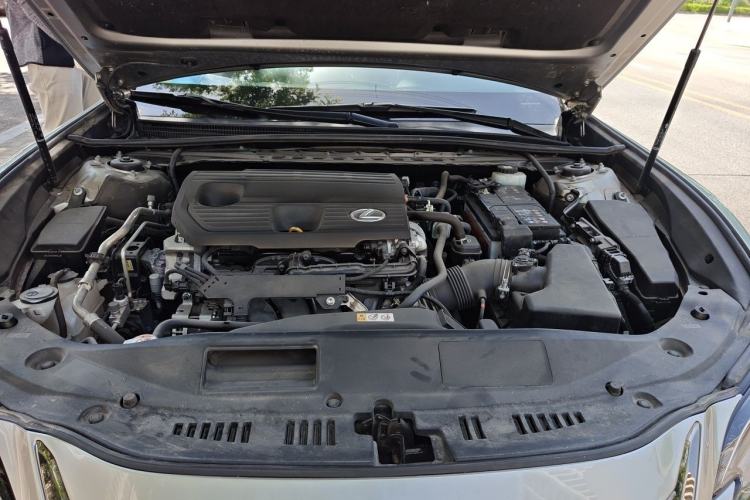 Used Lexus ES 2021 260 F SPORT Engine Bay