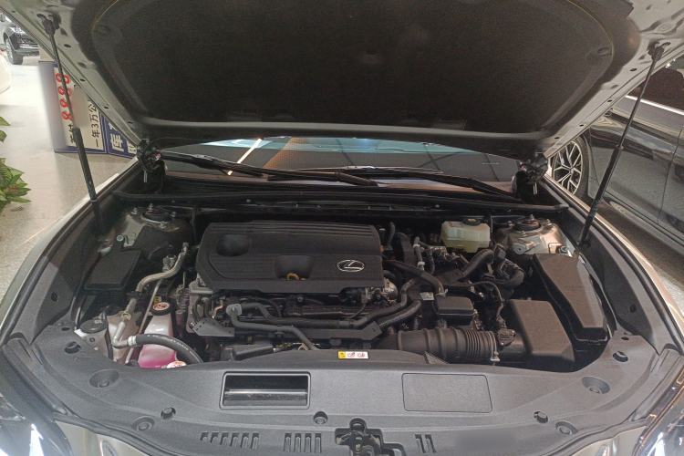 Used Lexus ES 2021 300h Excellence Edition Engine Bay