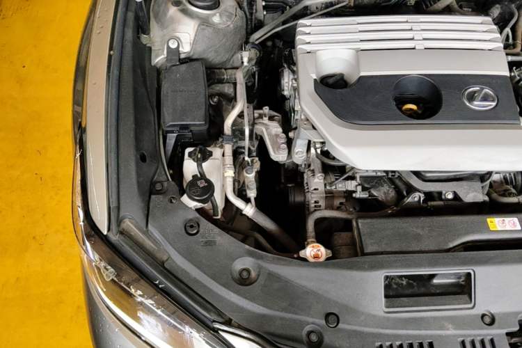 Used Lexus ES 2021 200 Excellence Edition Engine Bay Right