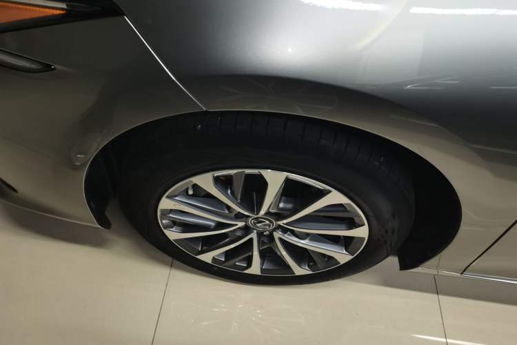Used Lexus ES 2021 200 Excellence Edition Exterior 4