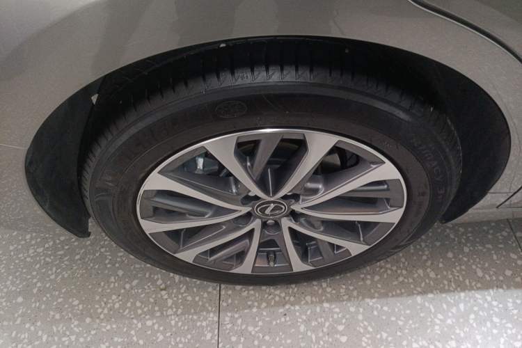 Used Lexus ES 2021 300h Excellence Edition Exterior 5