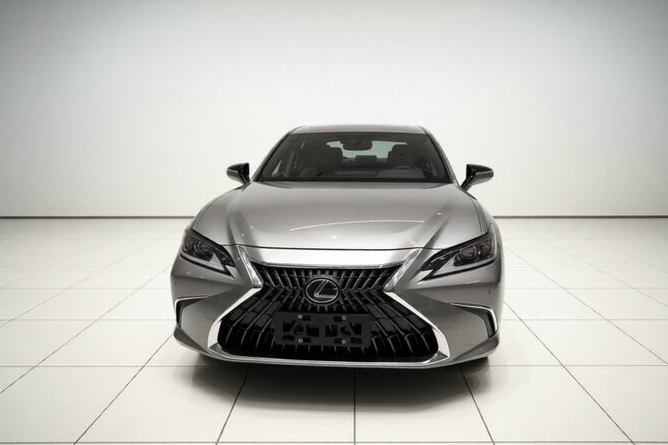 Used Lexus ES 2021 300h Excellence Edition Front