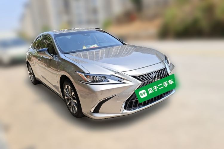 Used Lexus ES 2021 200 Excellence Edition Front Right 45 Deg