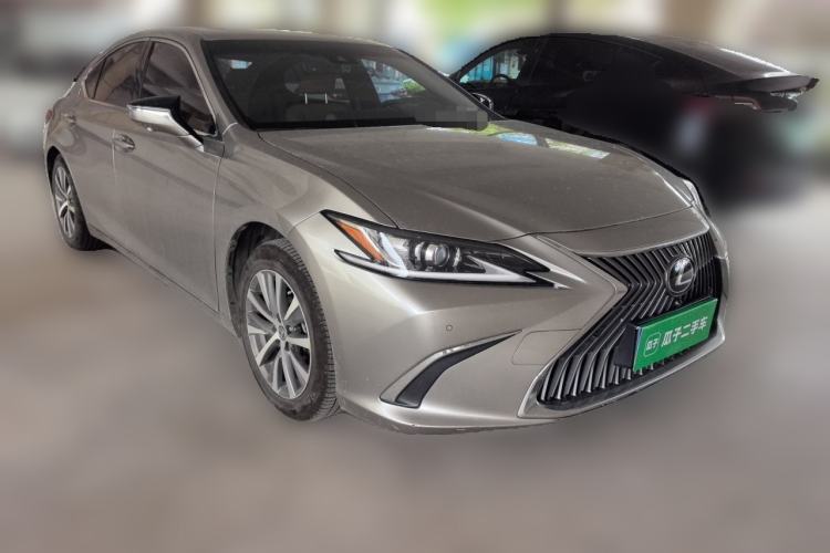 Used Lexus ES 2021 200 Excellence Edition Front Right 45 Deg