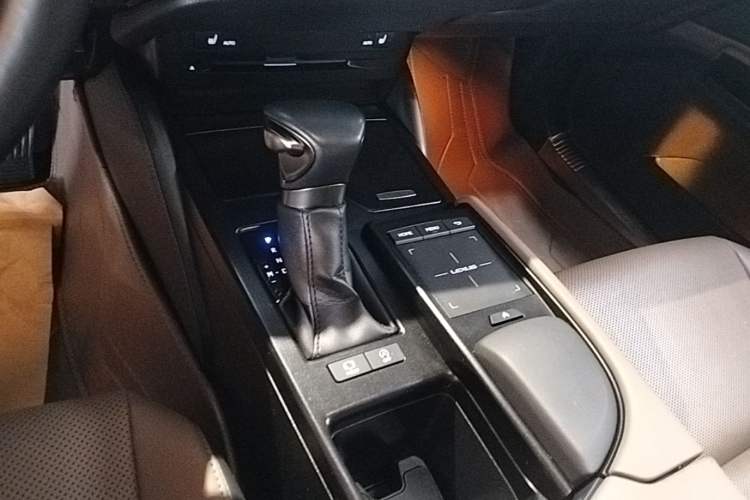 Used Lexus ES 2021 200 Excellence Edition Gear Lever