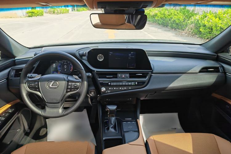 Used Lexus ES 2021 200 Excellence Edition Interior 1