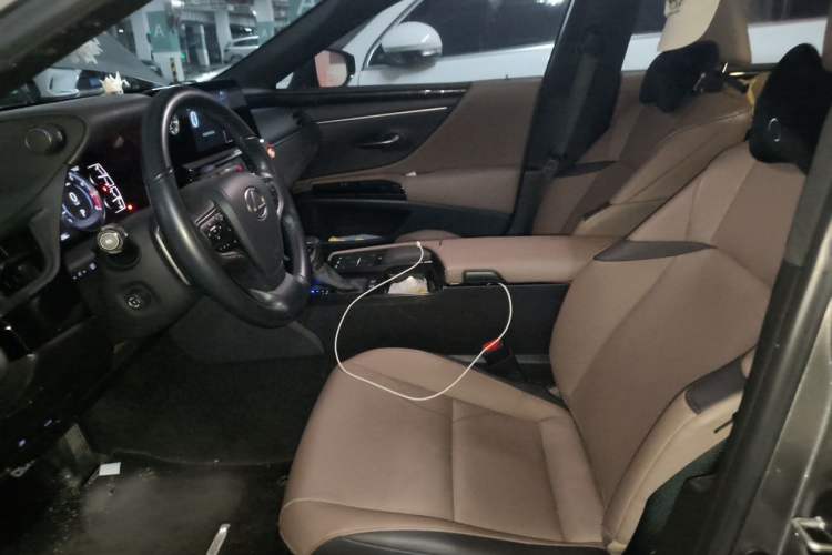 Used Lexus ES 2021 260 Excellence Edition Left Front Seat