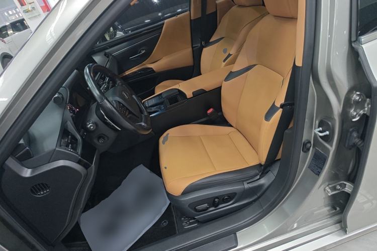 Used Lexus ES 2021 200 Excellence Edition Left Front Seat