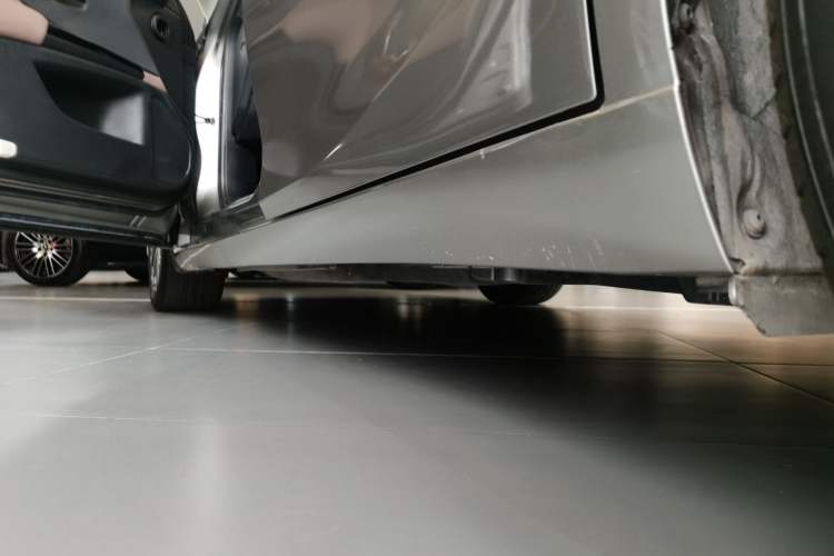 Used Lexus ES 2021 200 Excellence Edition Left Side Sill