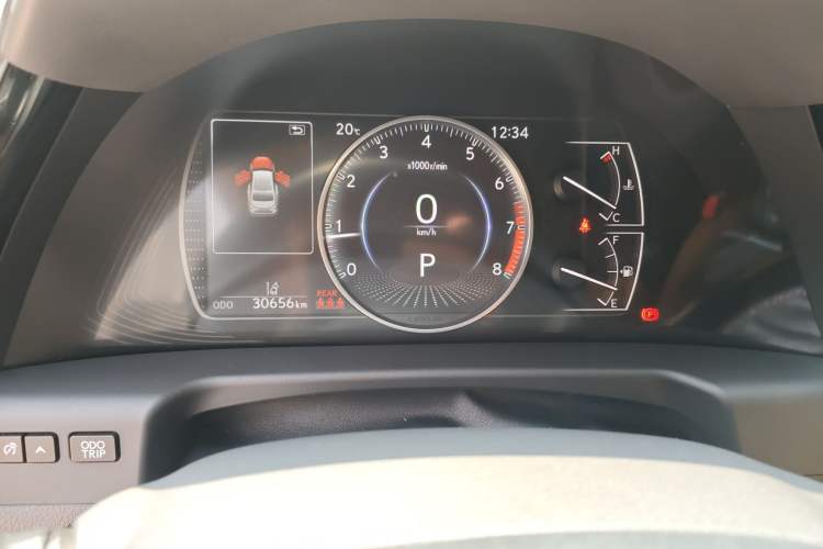 Used Lexus ES 2021 200 Excellence Edition Odometer Close Up