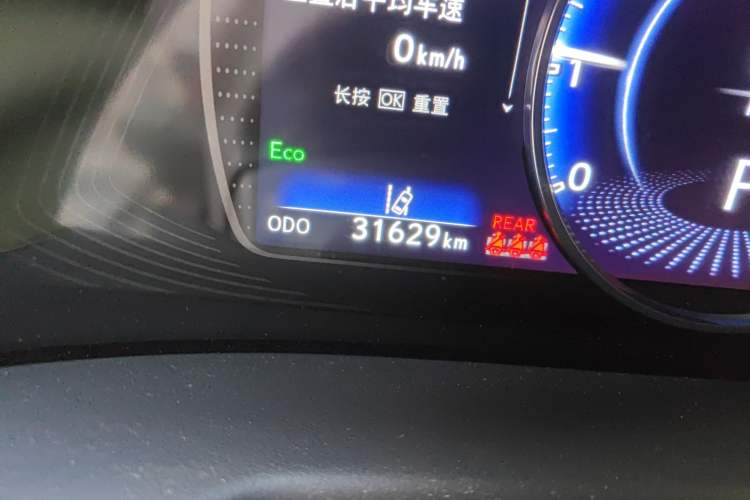 Used Lexus ES 2021 260 Excellence Edition Odometer Close Up