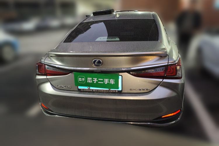Used Lexus ES 2021 300h Deluxe Edition Rear