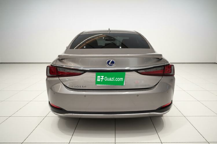 Used Lexus ES 2021 300h Excellence Edition Rear