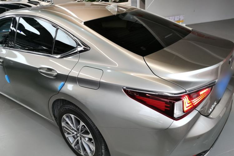 Used Lexus ES 2021 200 Excellence Edition Rear Left 45 Deg