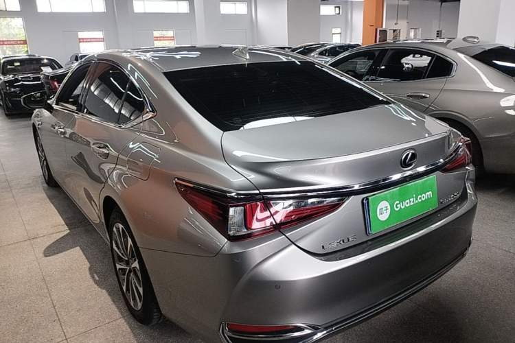 Used Lexus ES 2021 200 Excellence Edition Rear Left 45 Deg