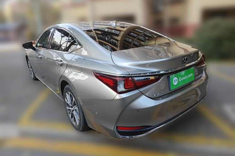 Used Lexus ES 2021 260 Excellence Edition Rear Left 45 Deg