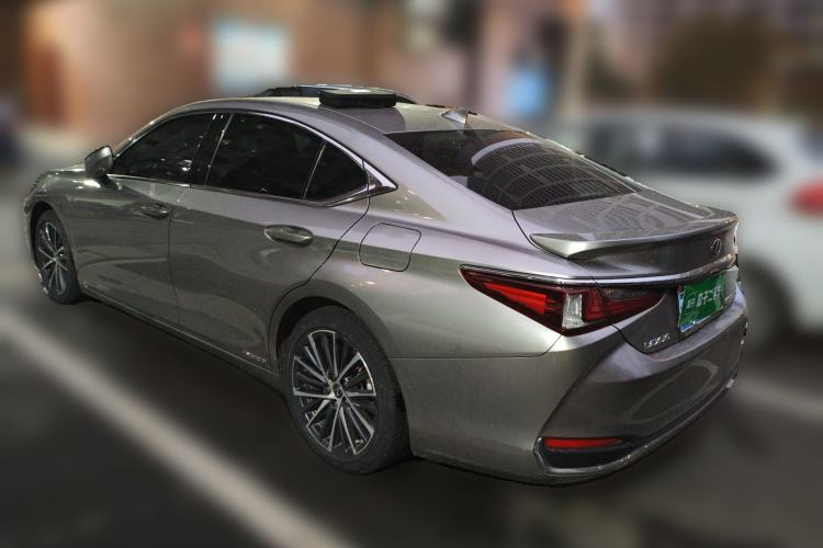 Used Lexus ES 2021 300h Deluxe Edition Rear Left 45 Deg