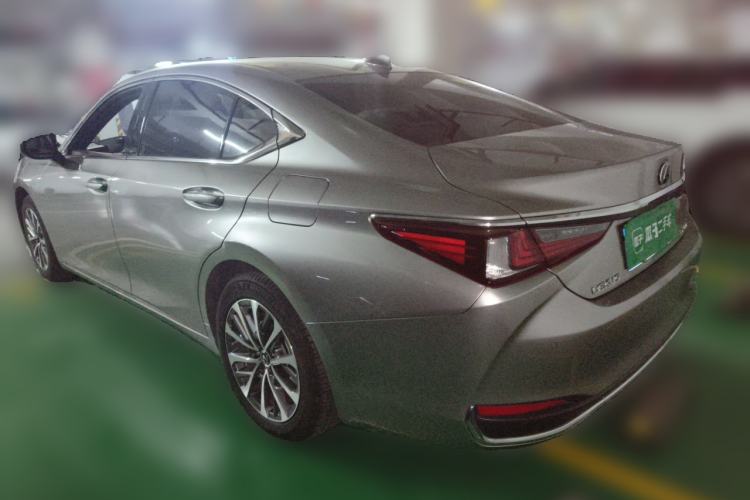 Used Lexus ES 2021 200 Luxury Edition Rear Left 45 Deg