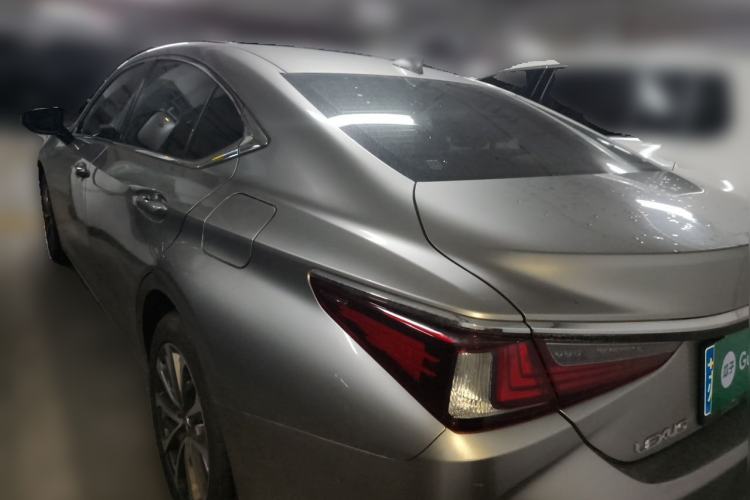 Used Lexus ES 2021 260 Excellence Edition Rear Left 45 Deg