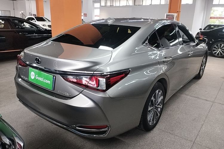 Used Lexus ES 2021 200 Excellence Edition Rear Right 45 Deg