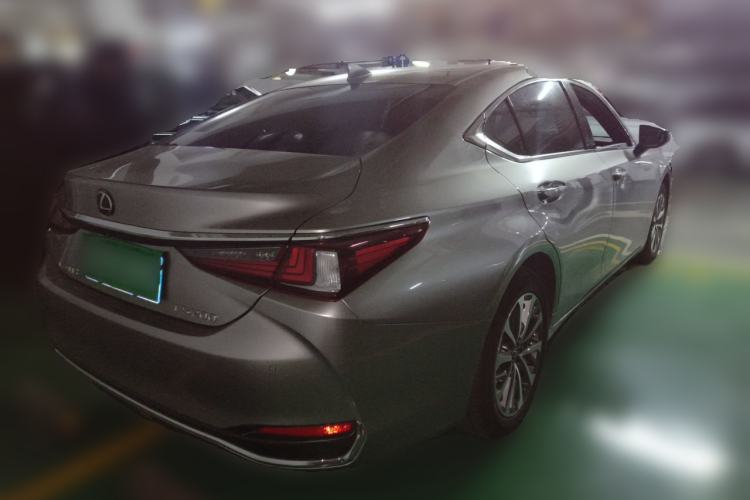 Used Lexus ES 2021 200 Luxury Edition Rear Right 45 Deg