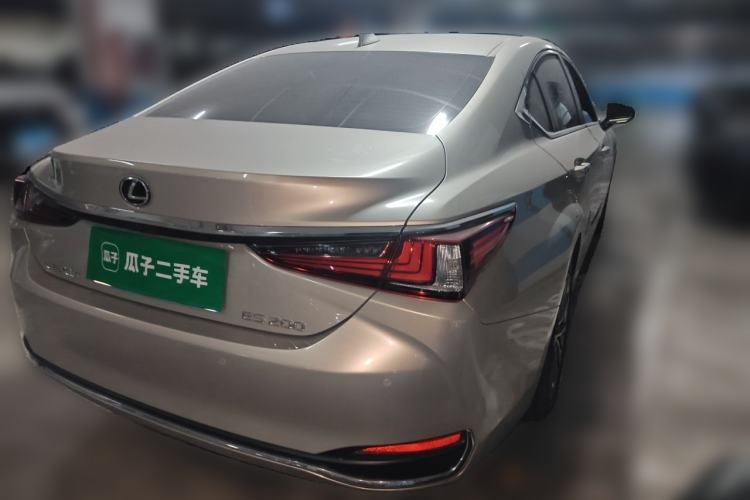 Used Lexus ES 2021 200 Excellence Edition Rear Right 45 Deg