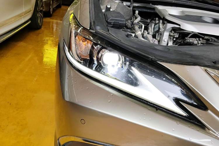 Used Lexus ES 2021 200 Excellence Edition Right Front Headlight