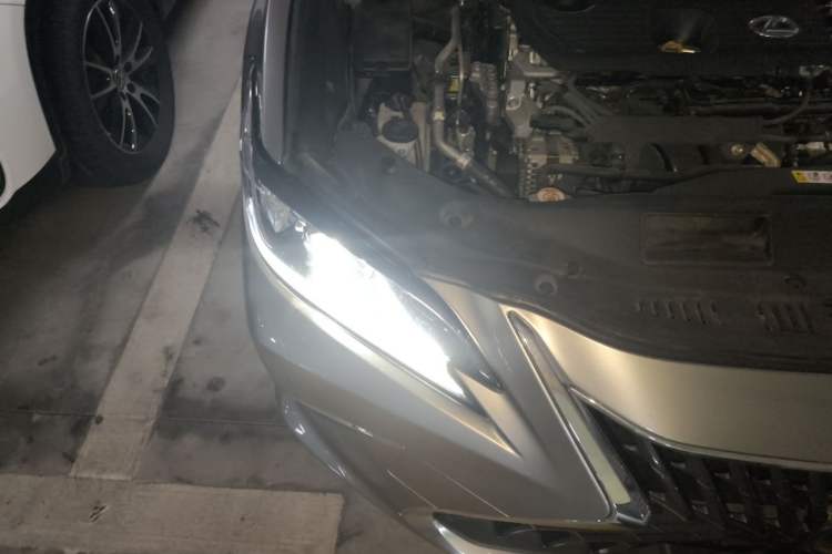Used Lexus ES 2021 260 Excellence Edition Right Front Headlight