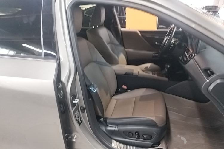Used Lexus ES 2021 200 Excellence Edition Right Front Seat