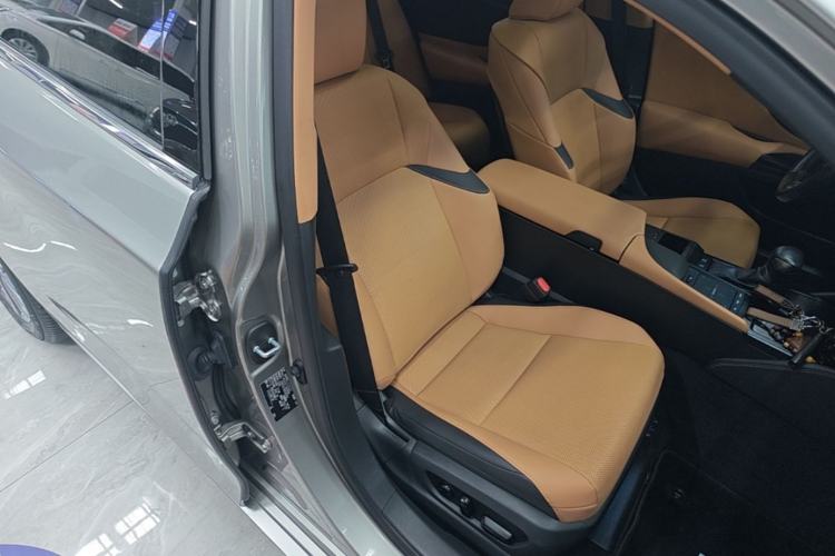 Used Lexus ES 2021 200 Excellence Edition Right Front Seat
