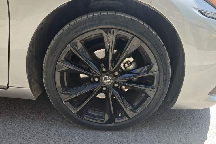 Used Lexus ES 2021 260 F SPORT Right Front Wheel Hub