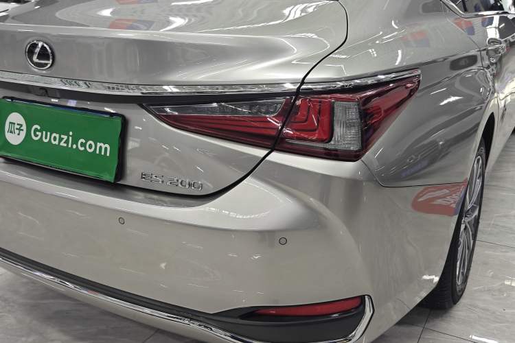 Used Lexus ES 2021 200 Excellence Edition Right Rear Taillight