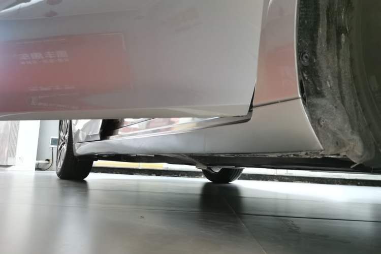 Used Lexus ES 2021 200 Excellence Edition Right Side Sill