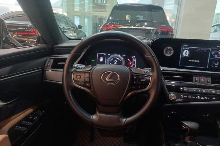 Used Lexus ES 2021 300h Excellence Edition Steering Wheel