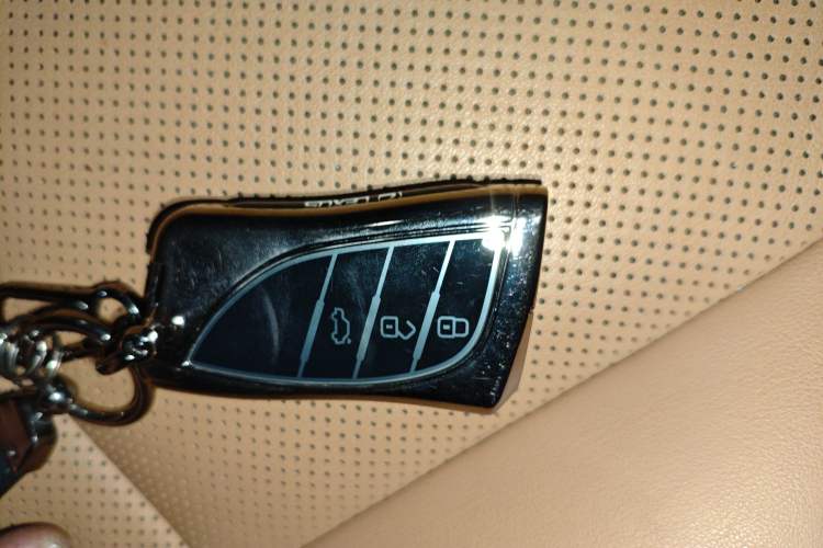 Used Lexus ES 2021 300h Deluxe Edition Vehicle Key