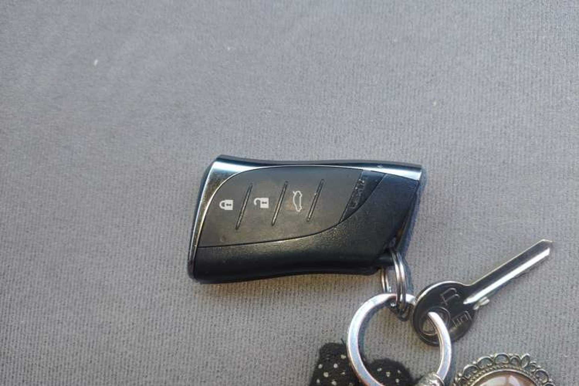 Used Lexus ES 2021 200 Excellence Edition Vehicle Key