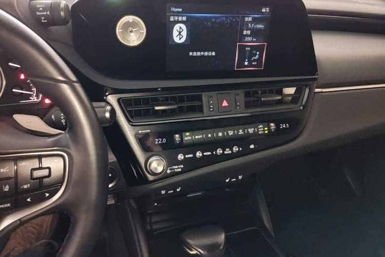Used Lexus ES 2021 300h Deluxe Edition Audio And AC Panel